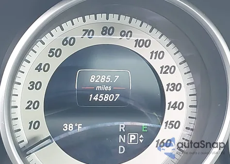 2015 Mercedes-Benz E 350 4Matic z USA, uszkodzony, nr VIN WDDHF8JB7FB135334